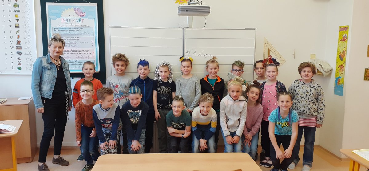 Šílené účesy ve 2.B