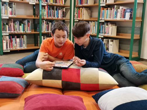 Třídy 6.A a 6.B na návštěvě knihovny