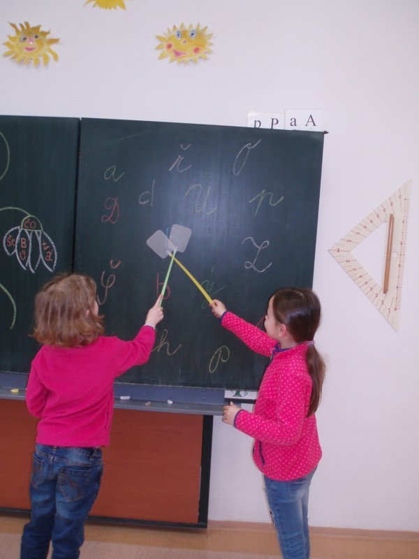 Březen - "MĚSÍC KNIHY" - 1.B