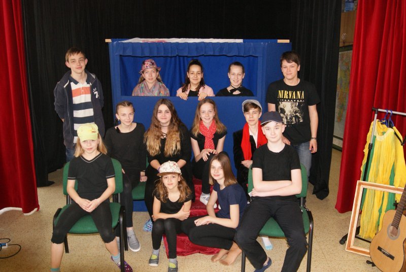 IX.A a II.A společně na divadle